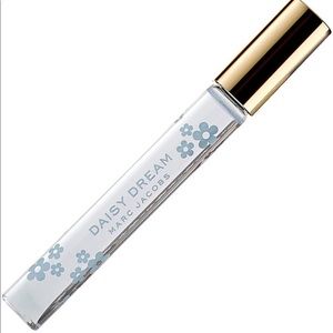 Daisy Dream by Marc Jacobs